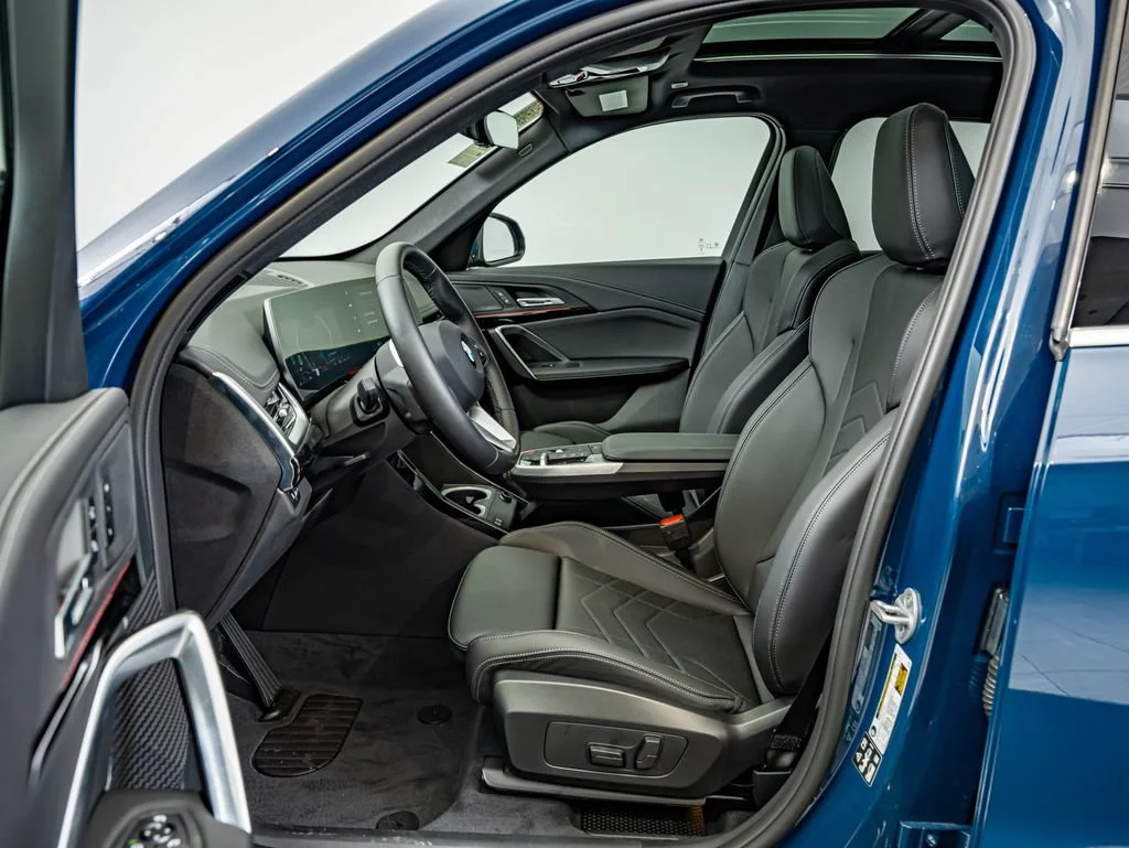 New 2026 Night Dusk Blue Metallic BMW xDrive28i image 31