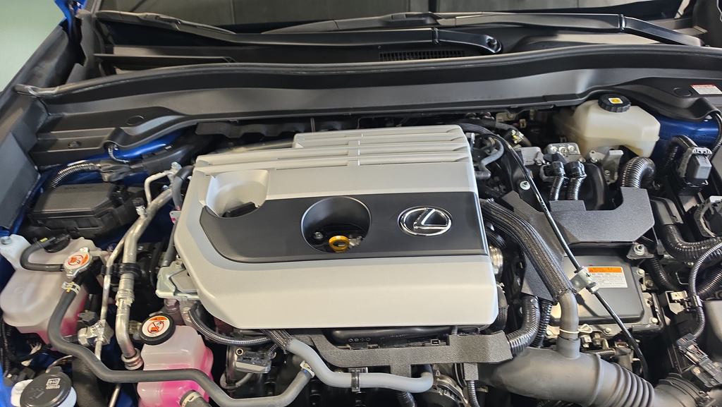 Certified Used 2023  Lexus 250h Premium image 11