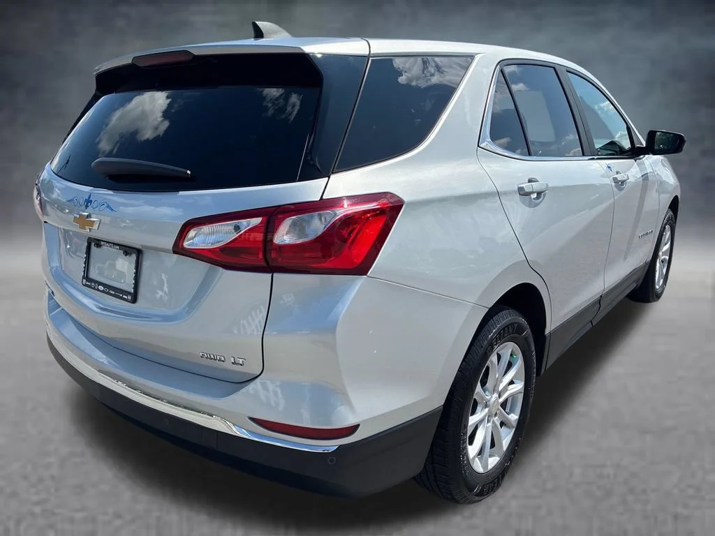 Used 2021 SILVER ICE METALLIC Chevrolet LT image 5