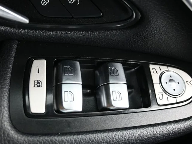 2020 Mercedes-Benz GLC GLC300 - Photo 24