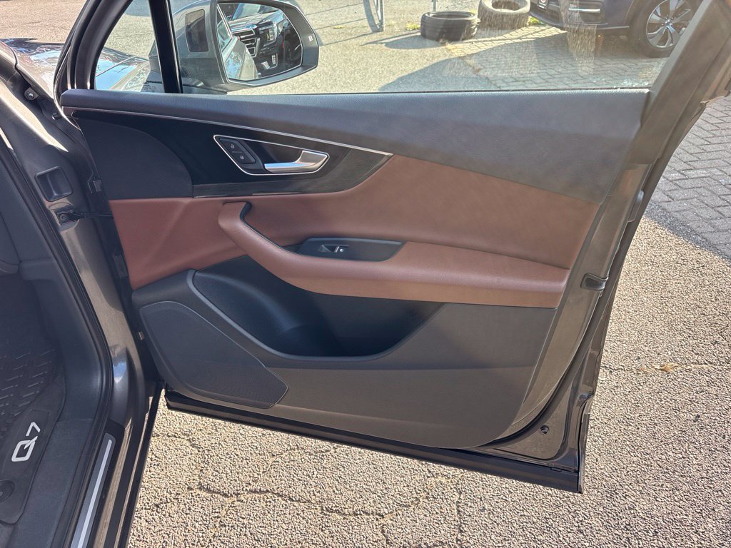Used 2019 Gray Audi 55 Premium image 30