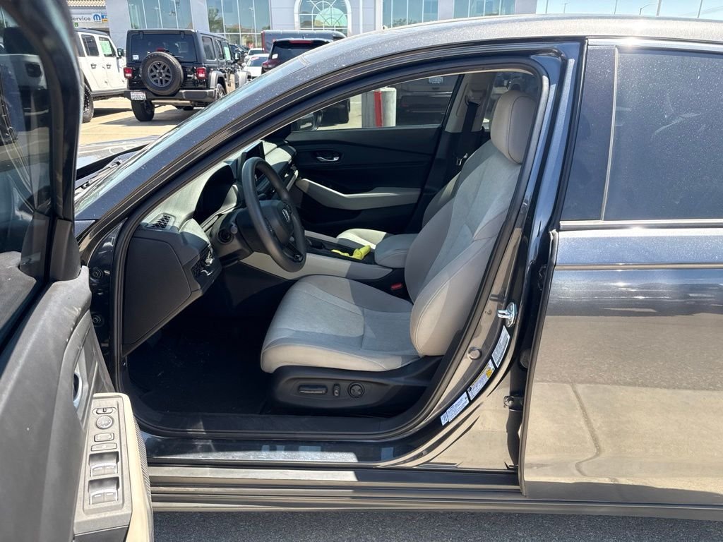 Used 2024  Honda EX image 20