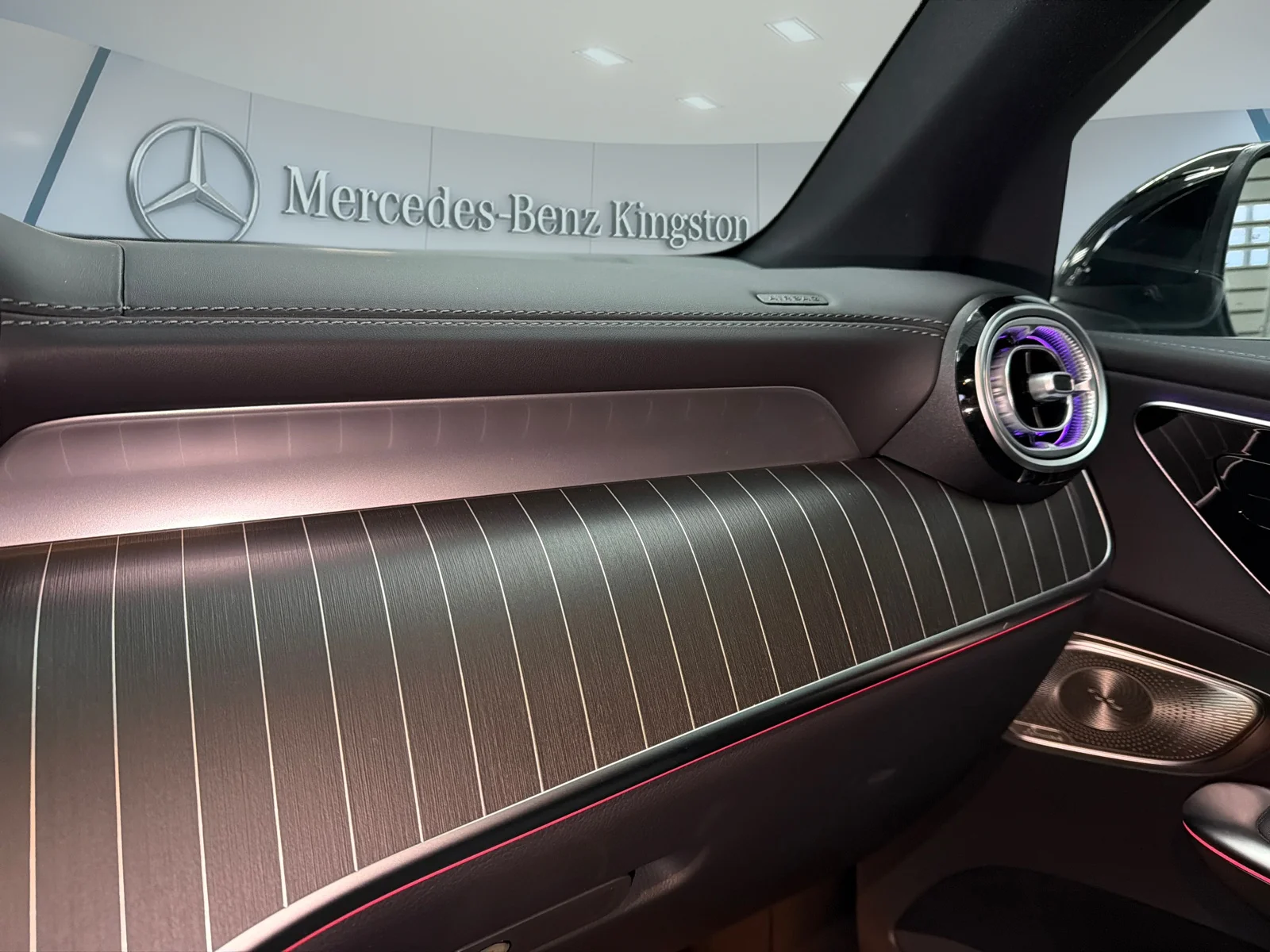 New 2026 White Mercedes-Benz 300 4matic Suv image 13