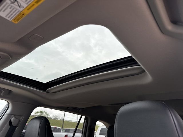 2024 Toyota Highlander XLE - Photo 13