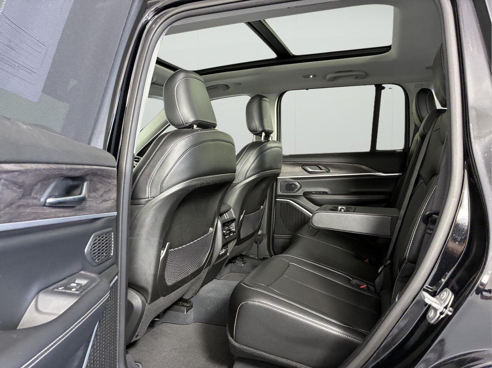 Used 2023 Diamond Black Crystal Pearlcoat Jeep 4xe image 35