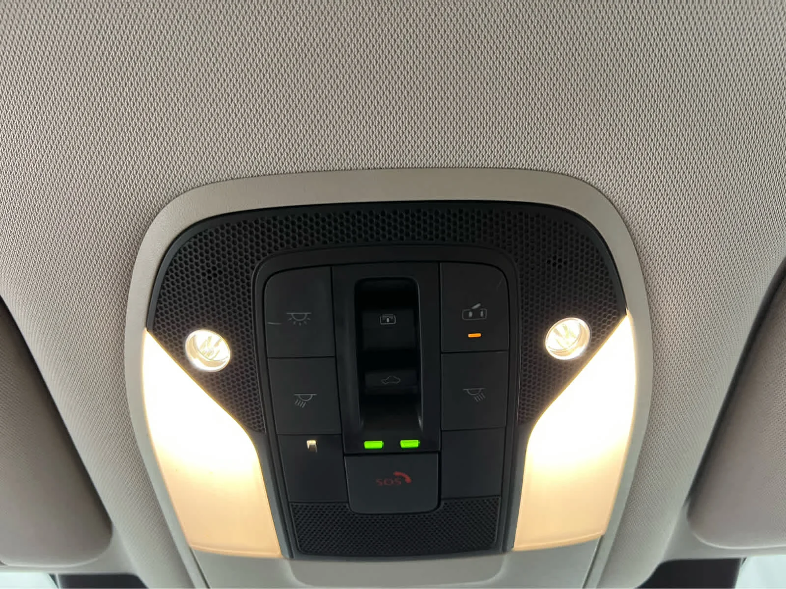 Used 2024 WH INFINITI LUXE image 25