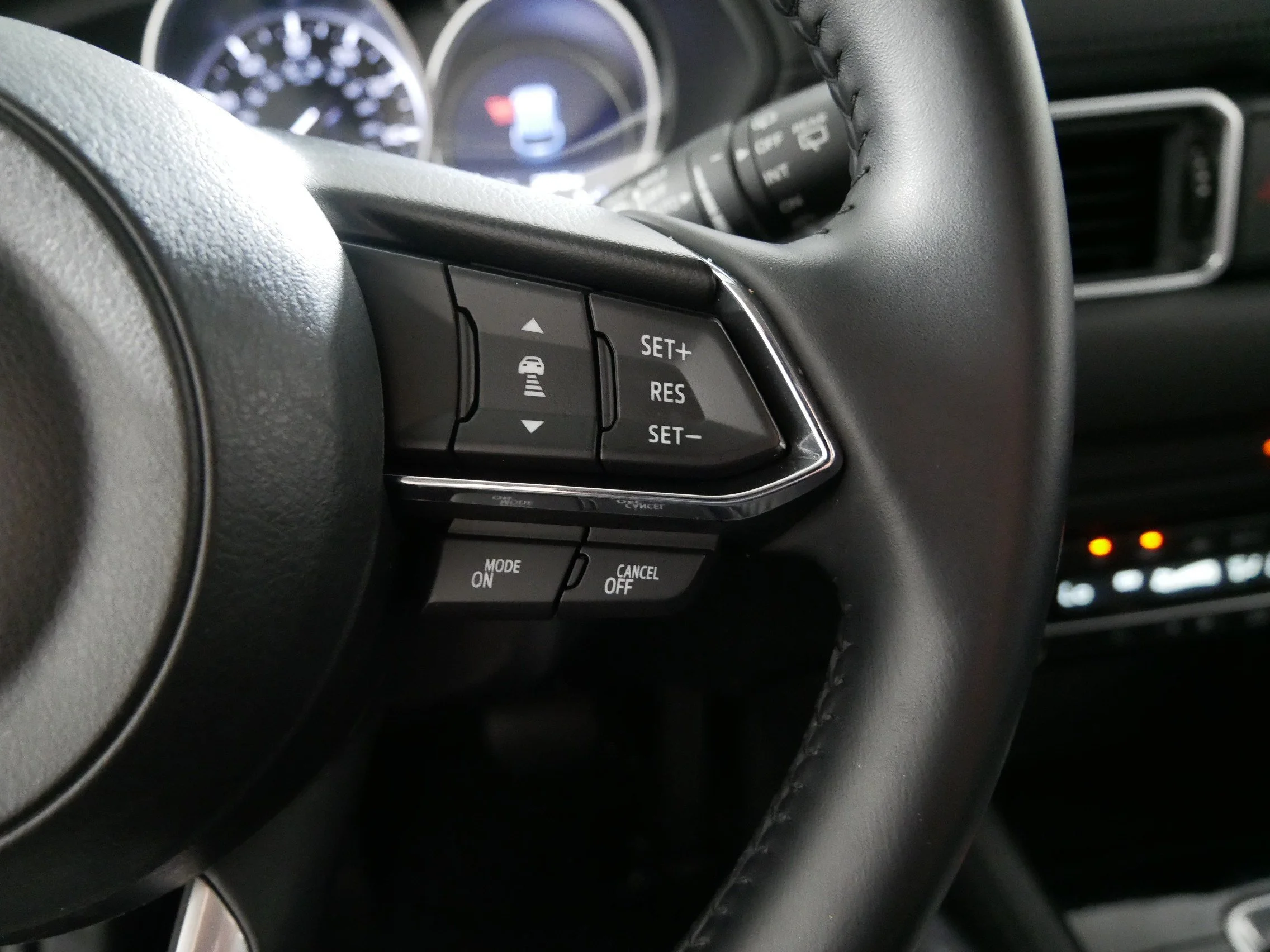 Used 2025 Platinum Quartz Metallic Mazda 2.5 S Select Package image 28