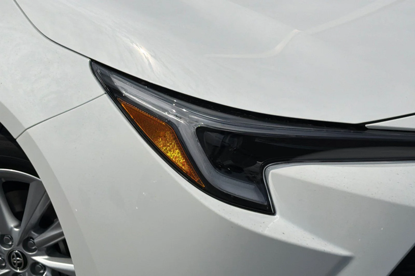 New 2026 White Toyota LE image 29