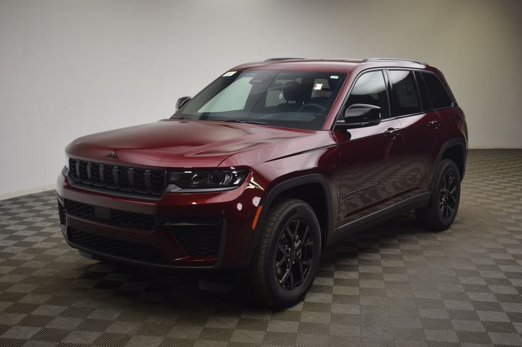 New 2026 Velvet Red Pearl-Coat Exterior Paint Jeep Laredo Altitude image 15