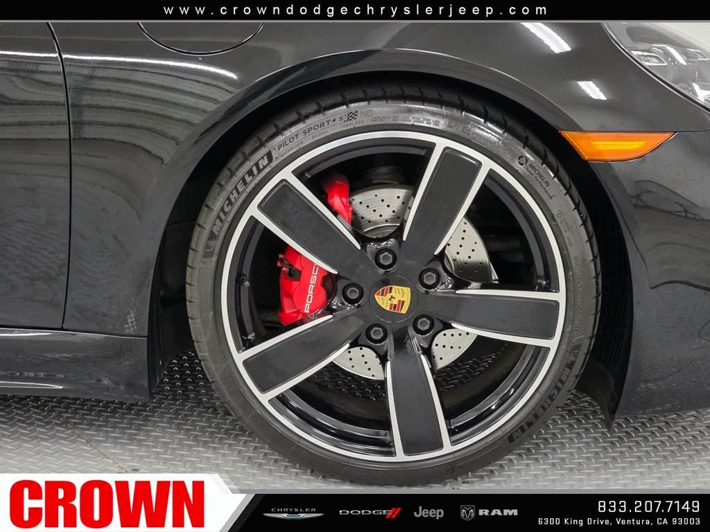 Used 2021  Porsche S image 9