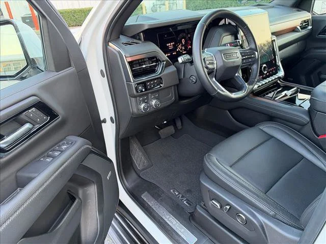 Used 2025 White Frost Tricoat GMC Denali image 16