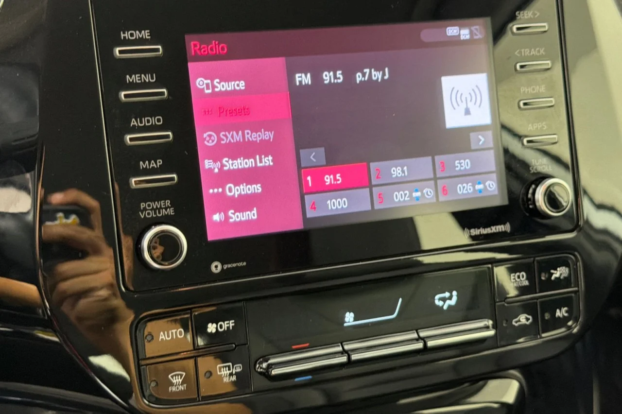 Used 2022 Wind Chill Pearl Toyota L Eco image 17