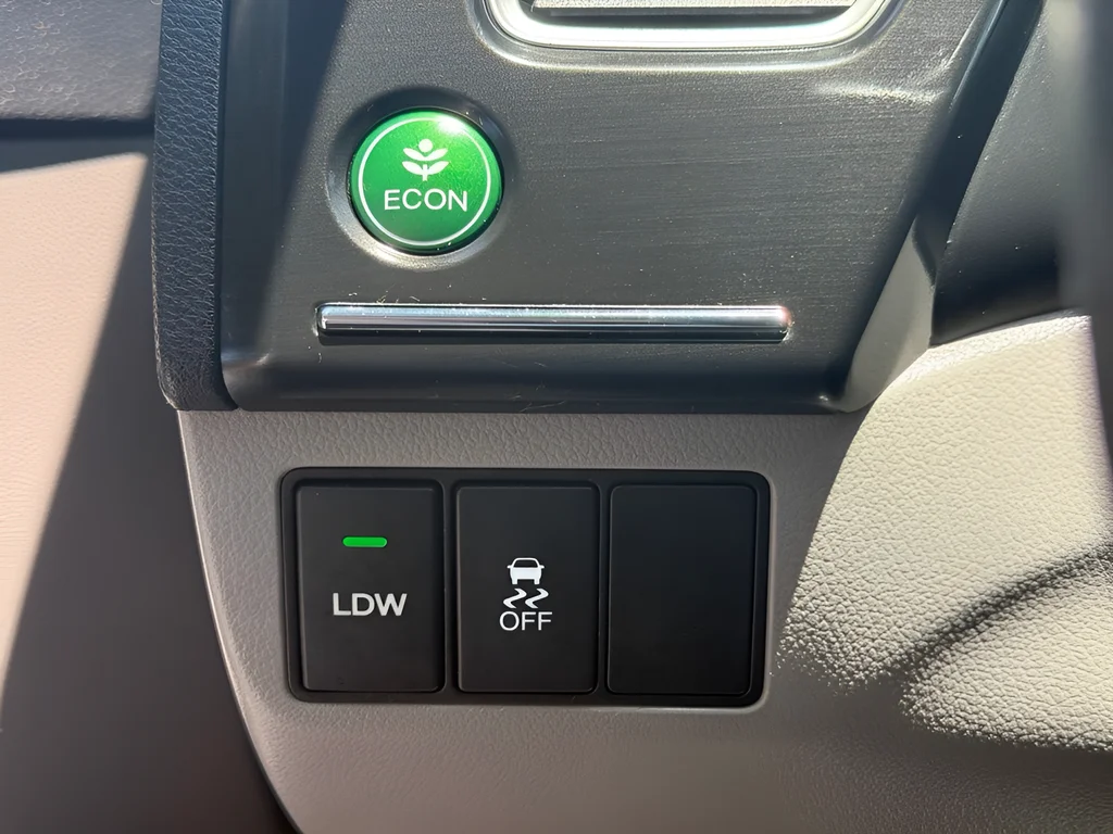 Used 2015 Modern Steel Metallic Honda Hybrid image 26