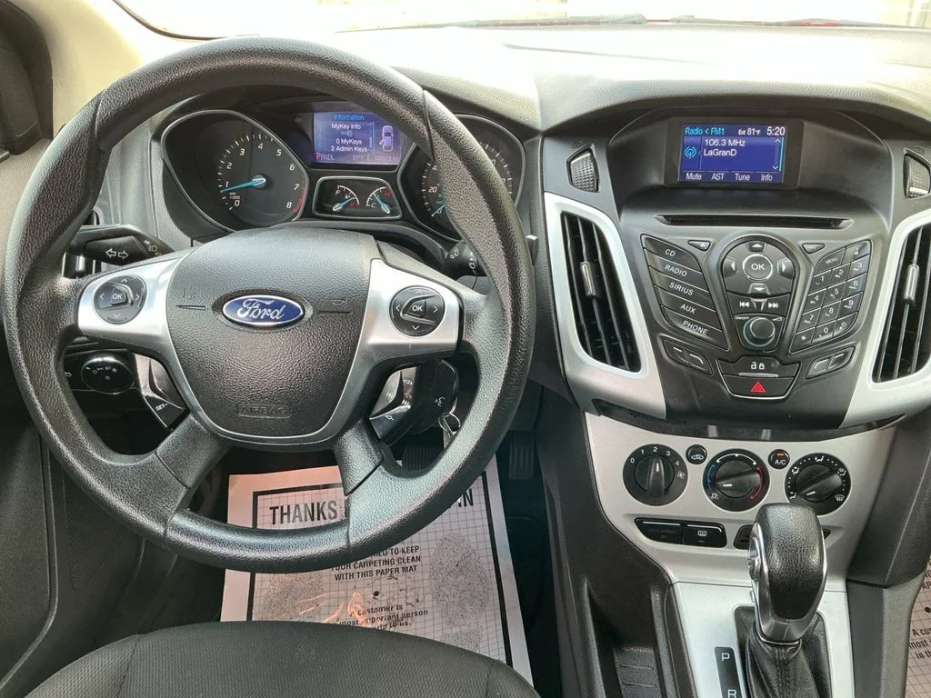 Used 2013 Red Ford SE image 16