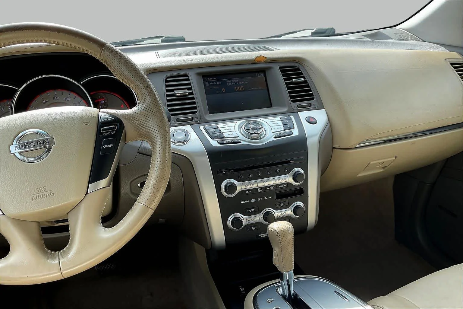 Used 2009 Platinum Graphite Nissan SL image 6