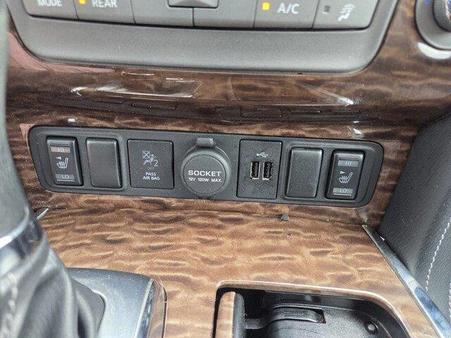 Used 2018 Forged Copper Nissan SL image 18
