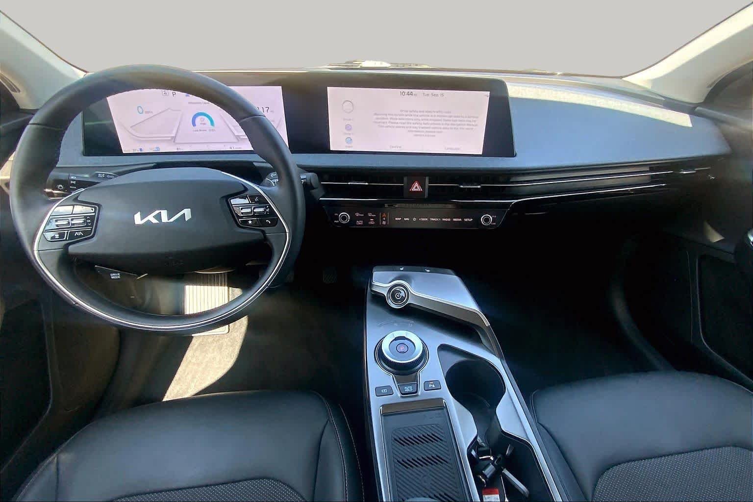 Certified Used 2024 Snow White Pearl Kia Light Long Range image 13