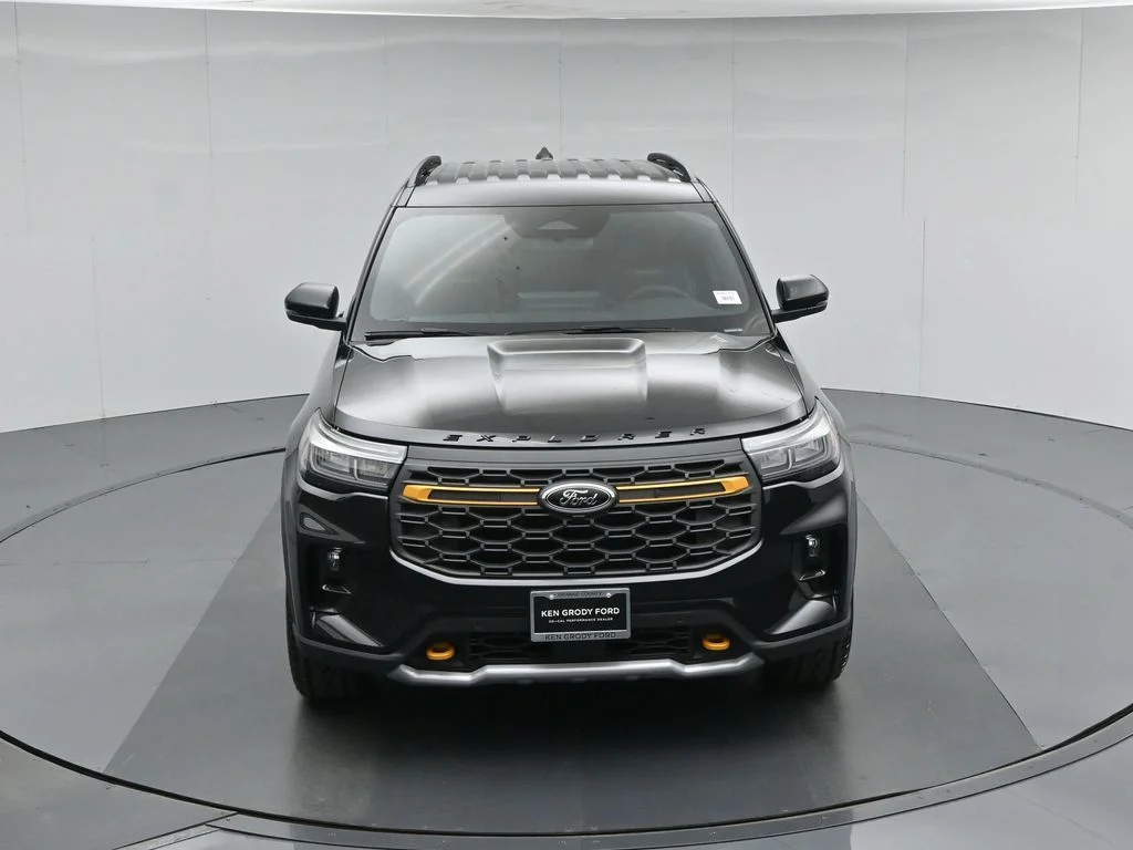 New 2026 Agate Black Metallic Ford Tremor image 38