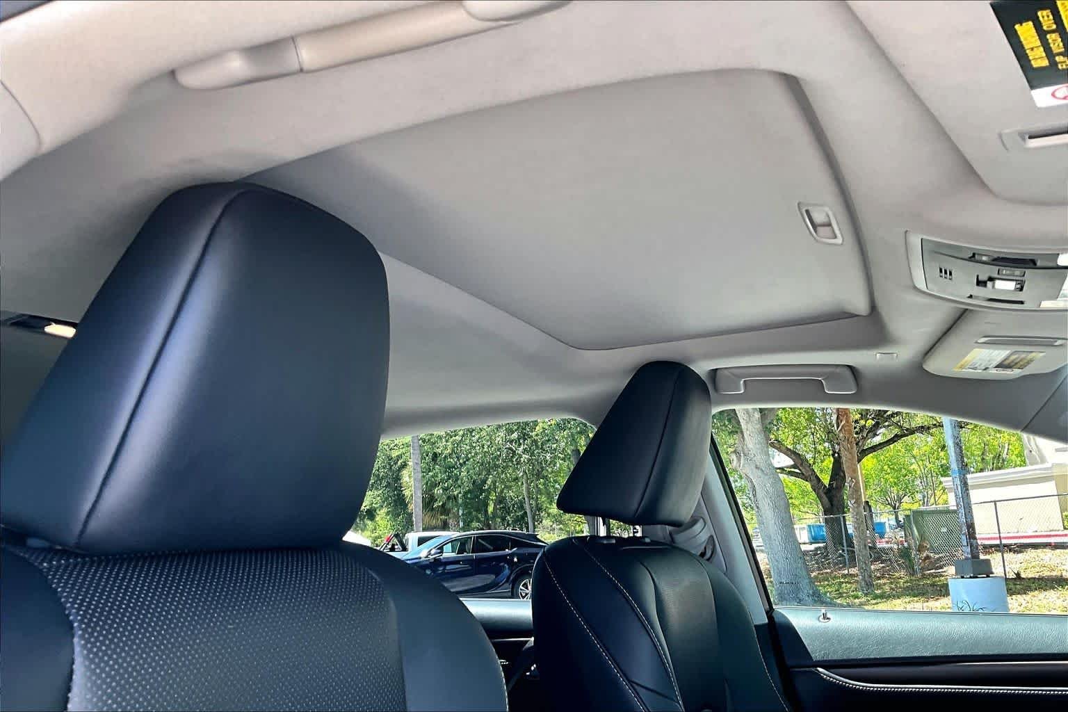 2021 Lexus RX Hybrid 450h - Photo 14