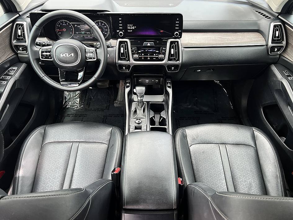 Used 2022 Aruba Green Kia X-Line EX image 18