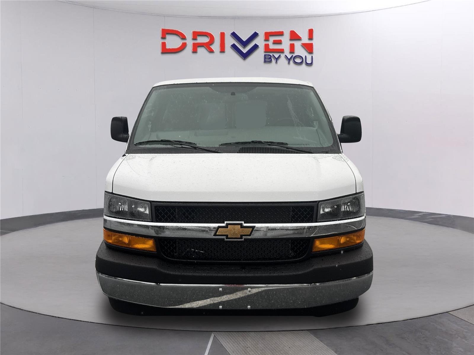 New 2026 Summit White Chevrolet WT image 9