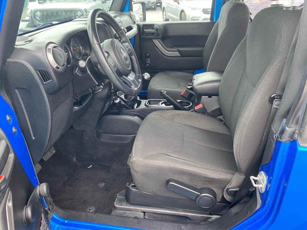 Used 2016 Hydro Blue Pearlcoat Jeep Sport image 9