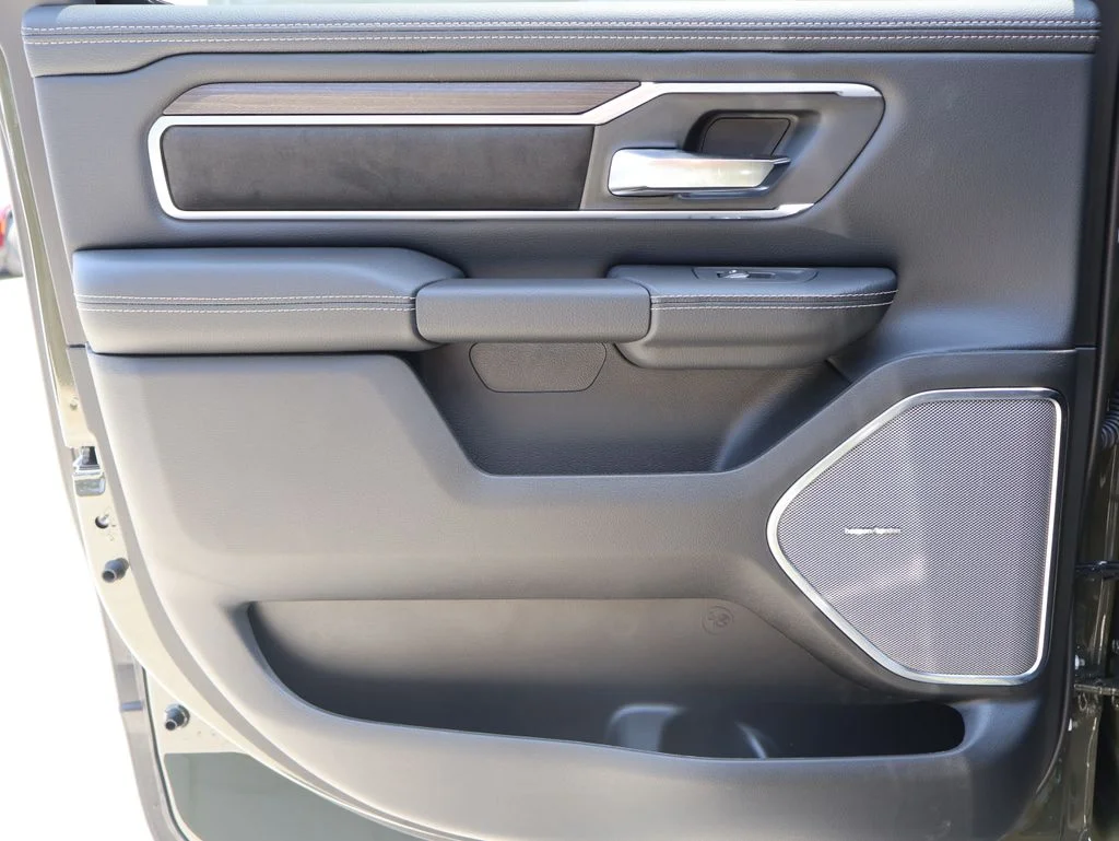 New 2026 Tank Exterior Paint RAM Laramie image 16