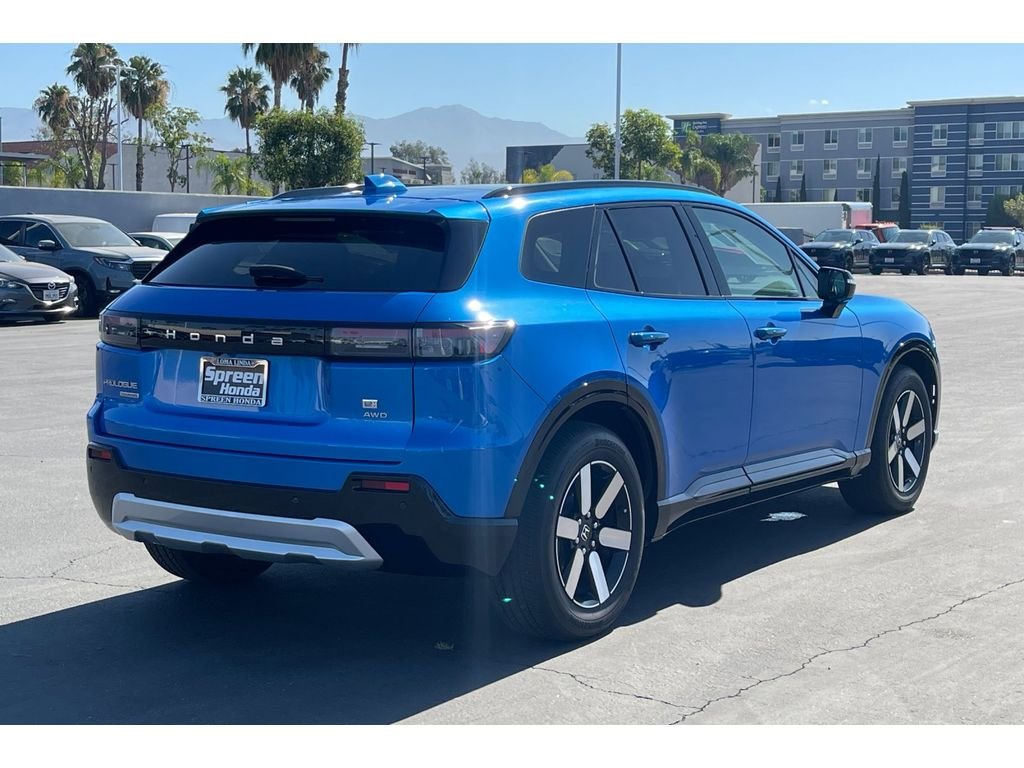 Used 2024 Pacific Blue Metallic Honda Touring image 6