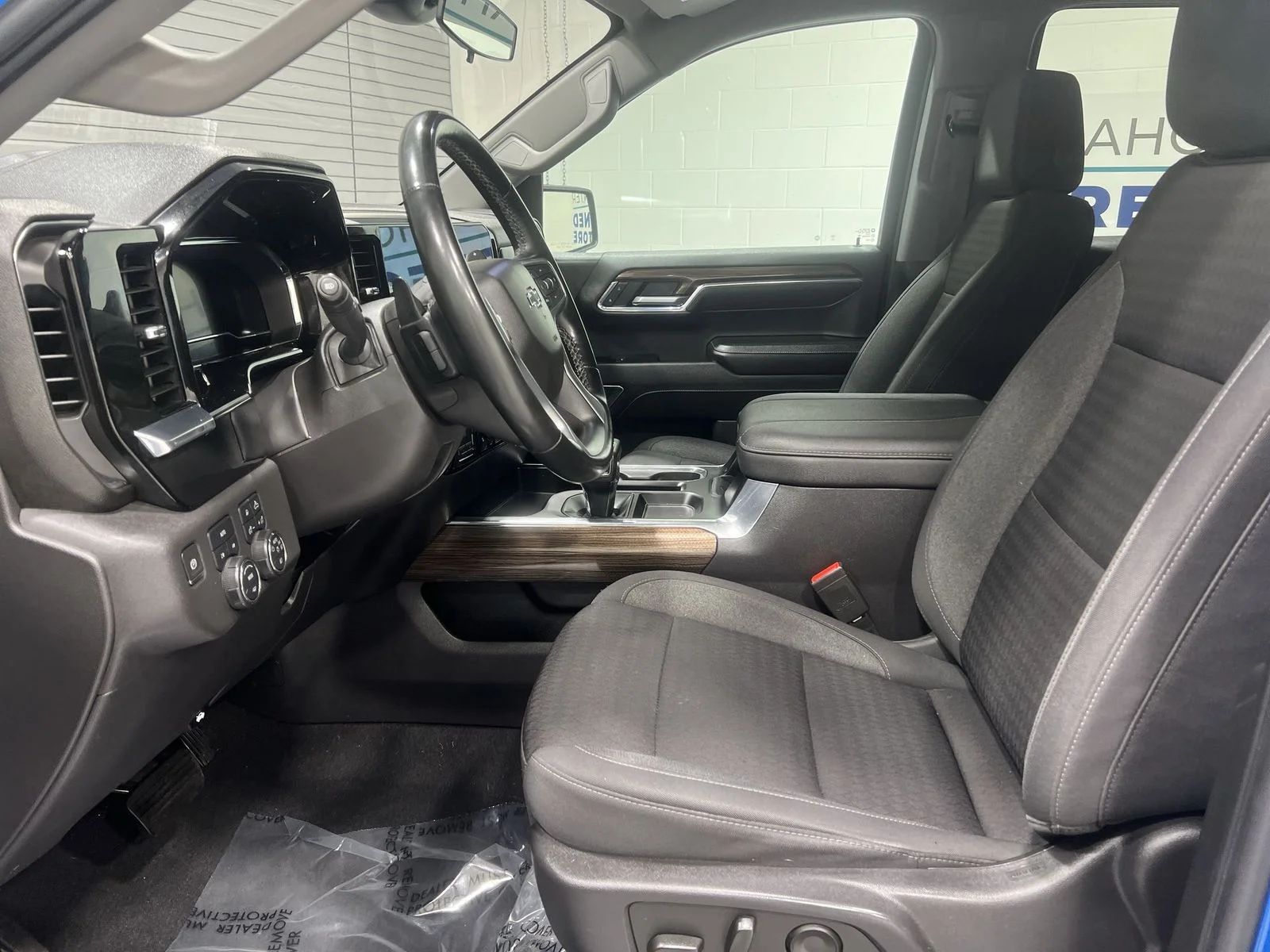 2023 Chevrolet Silverado 1500 RST - Photo 11