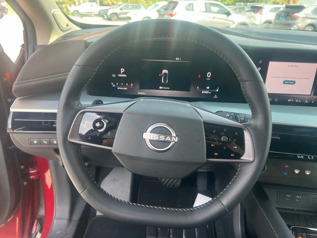 Used 2025 Red Nissan Platinum image 10