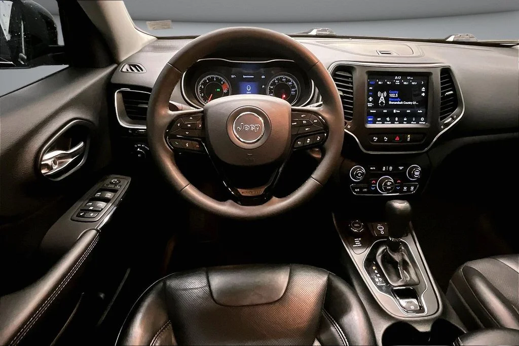 Used 2023 Black Jeep Altitude image 8