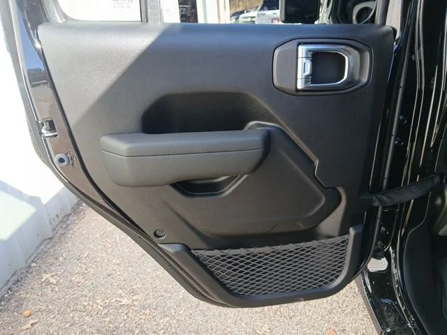 New 2026 Black Clear-Coat Exterior Paint Jeep Sport S image 24