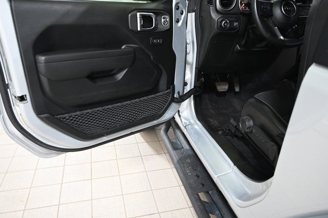 Used 2023 Silver Jeep Freedom Edition image 20