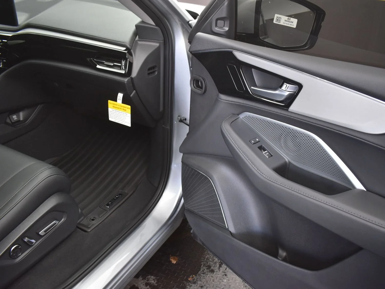 New 2026 Solar Silver Metallic Acura 4MDX image 30