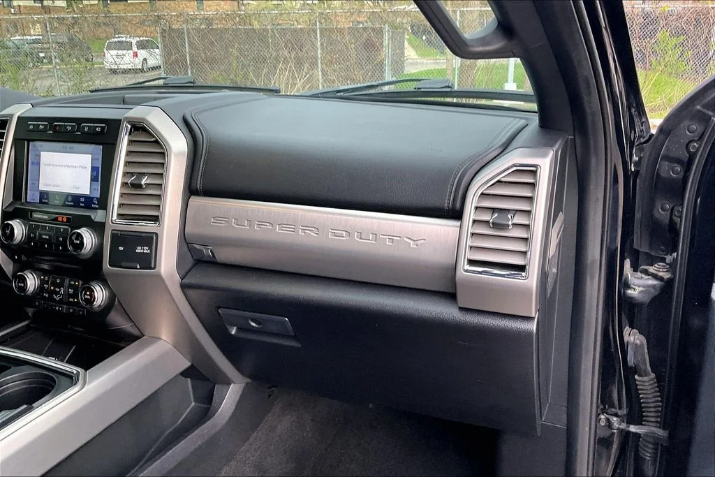 Used 2017 Black Ford Platinum image 16
