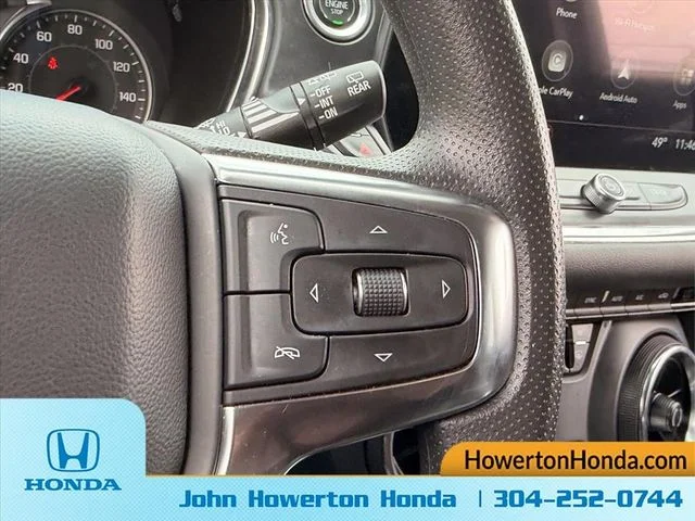 Used 2025 White Chevrolet LT image 18