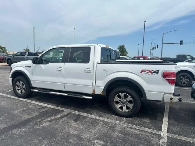 Used 2012  Ford XL image 4