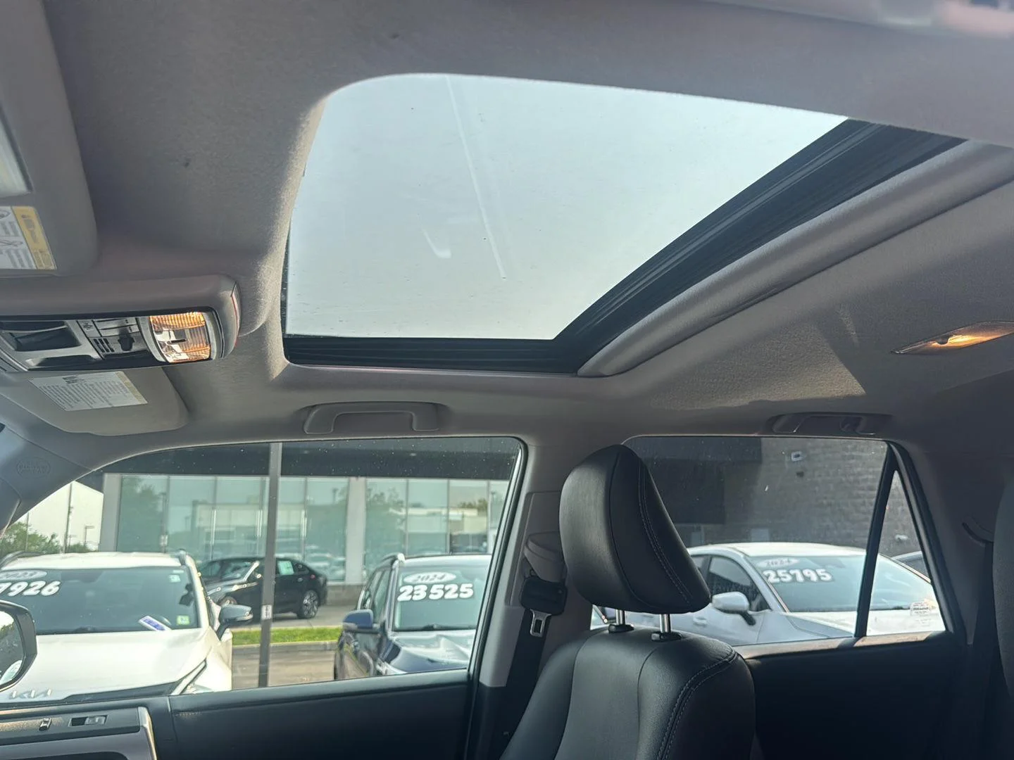Used 2022 White Toyota SR5 Premium image 21