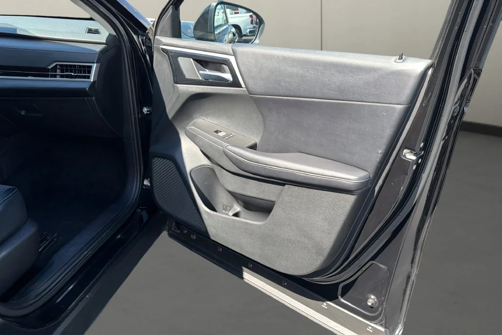 Used 2024 Black Mitsubishi SE image 16