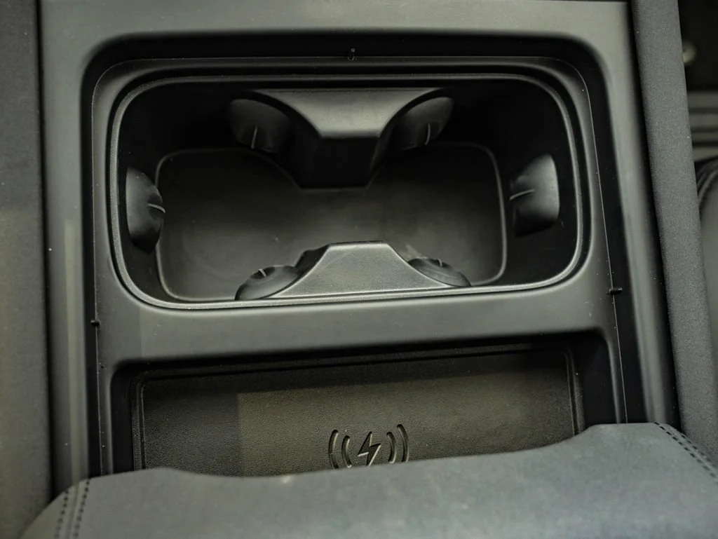 Used 2023 Black Land Rover S image 37