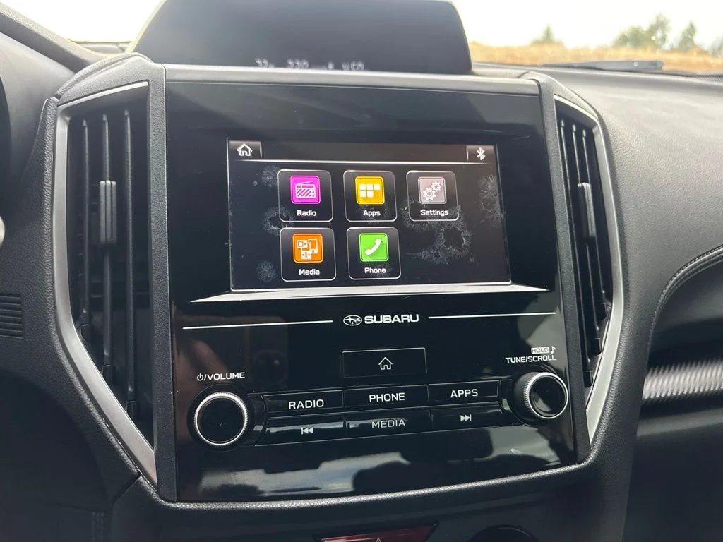 Used 2018 Silver Subaru 2.0i image 22