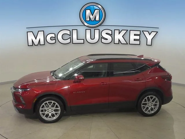 Used 2025 Red Chevrolet LT image 32