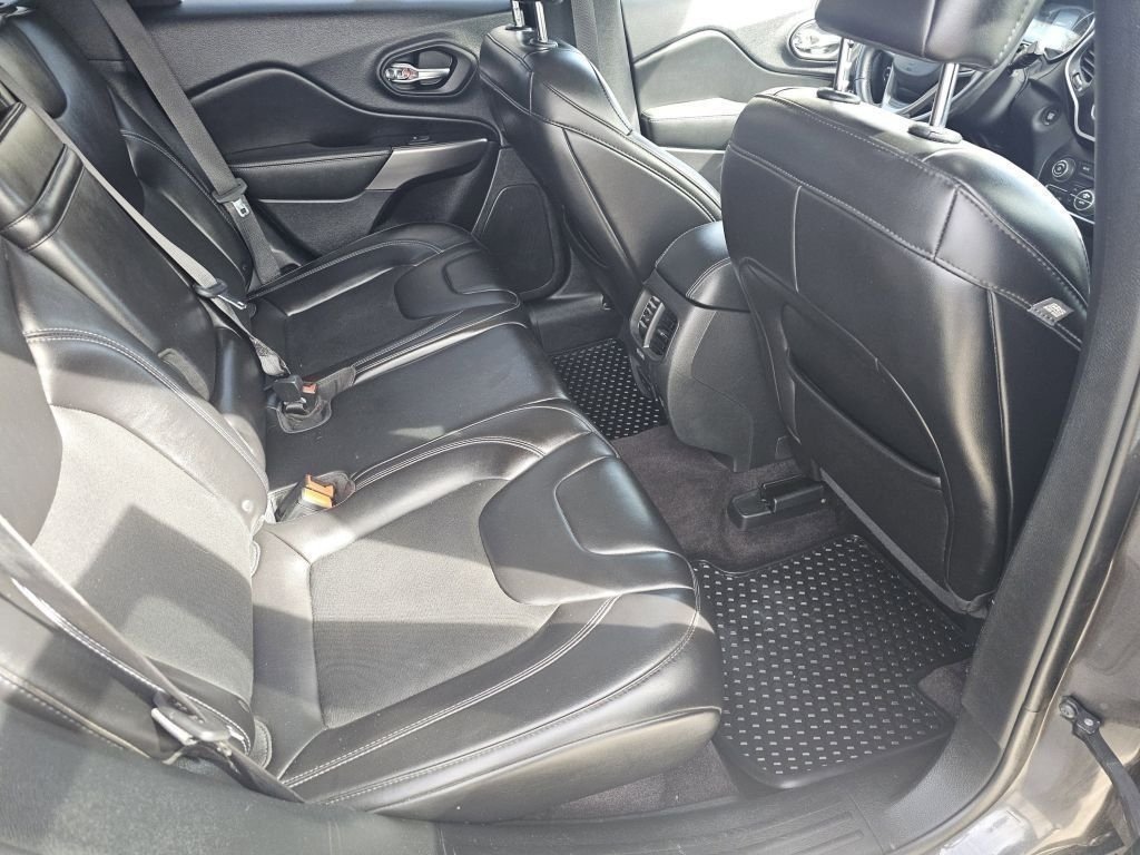 2019 Jeep Cherokee Latitude Plus - Photo 5