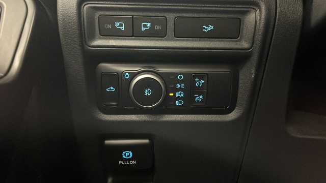 Used 2024 Agate Black Metallic Ford XLT image 32