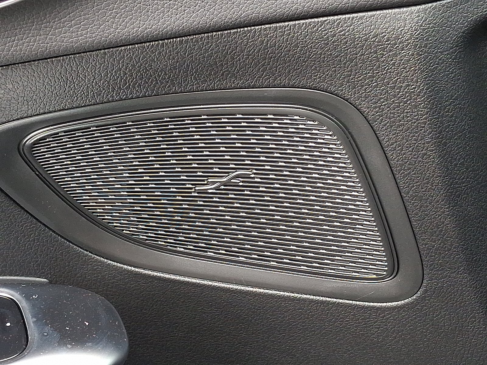 2025 Mercedes-Benz C-Class Sedan C 300 - Photo 25