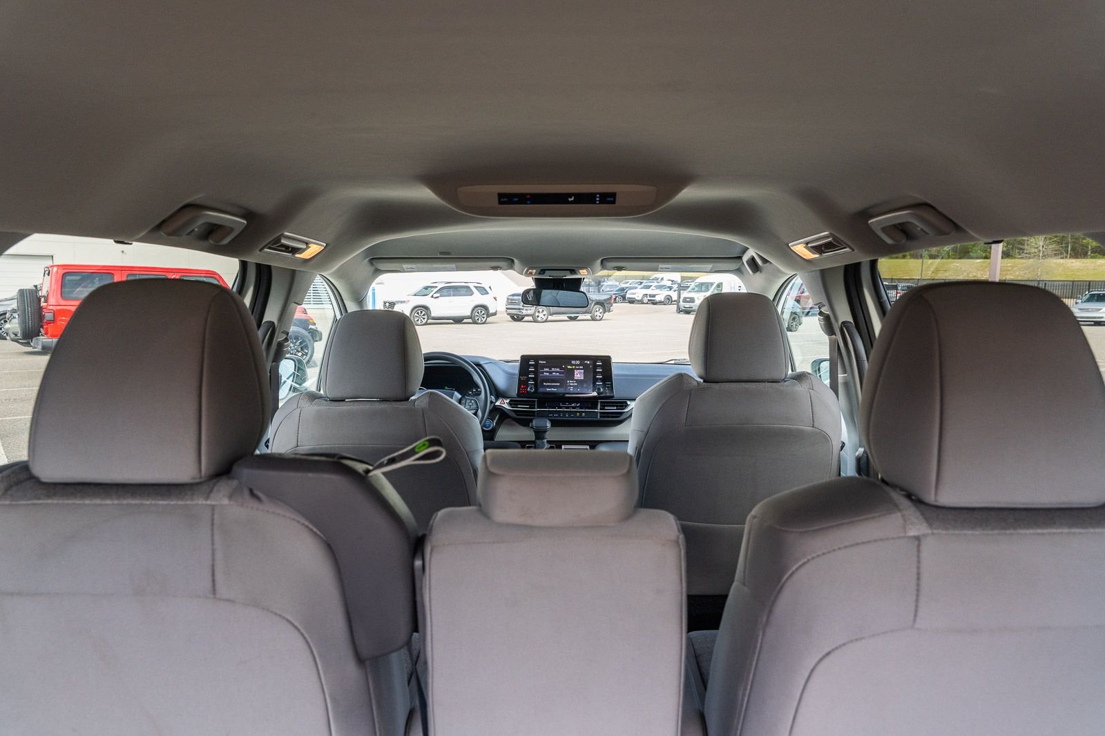 2024 Toyota Sienna LE - Photo 21