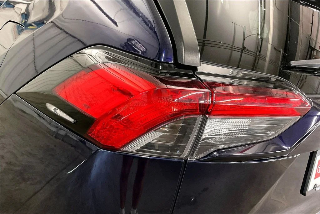 Used 2022 Blue Toyota XLE Premium image 34