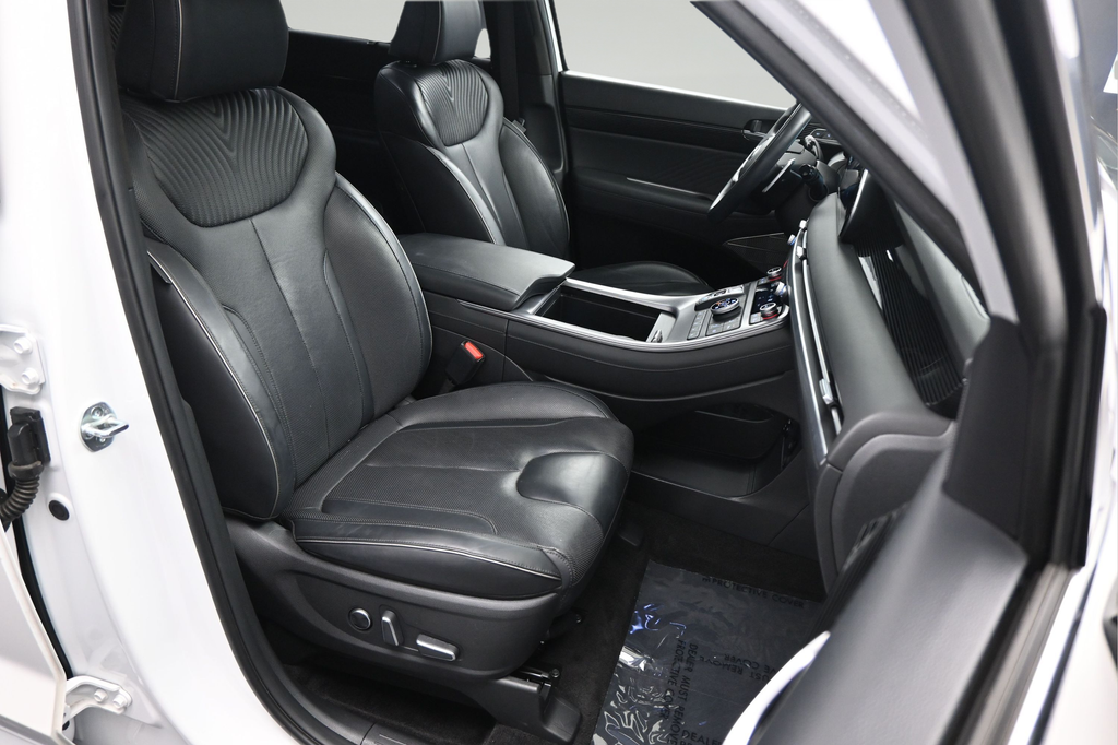 Used 2023 White Hyundai Calligraphy image 10