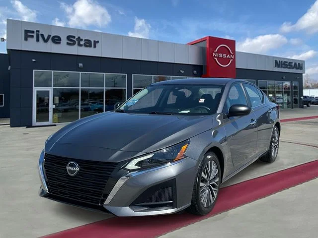 Used 2024 Gray Nissan 2.5 SV image 3