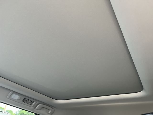 Used 2025 Gray Nissan Platinum image 22